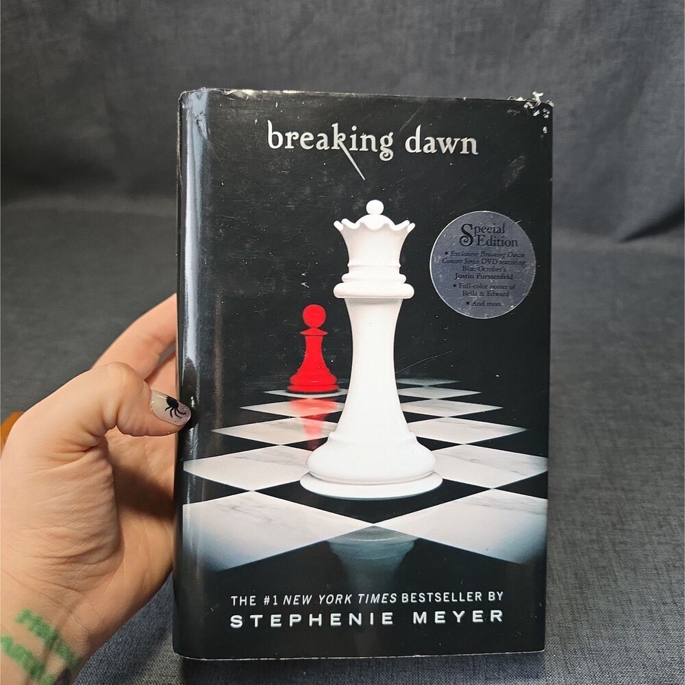 Breaking Dawn Hard Cover Special Edition book Stephanie Meyer With Disc